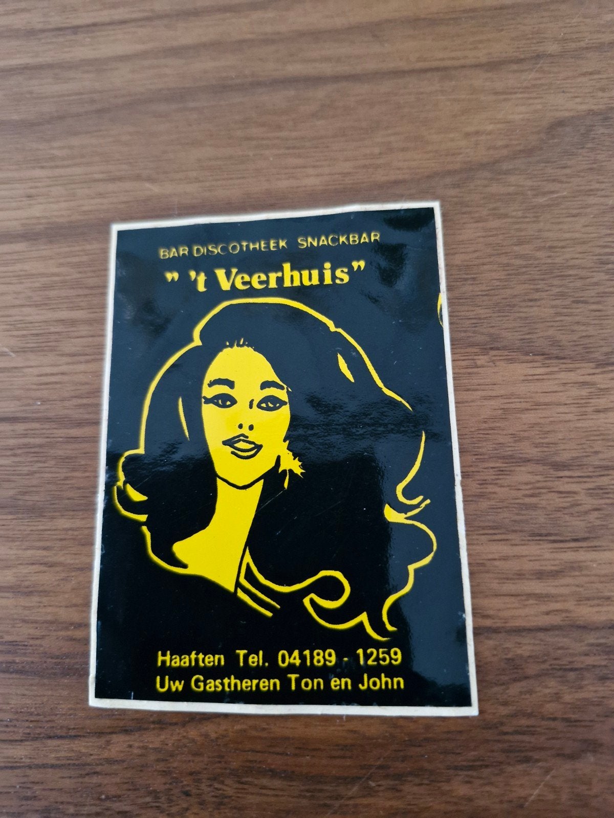 8502  Sticker Bar Discotheek Snackbar 't Veerhuis Haaften, Verzamelen, Ophalen of Verzenden, Gebruikt, Overige typen