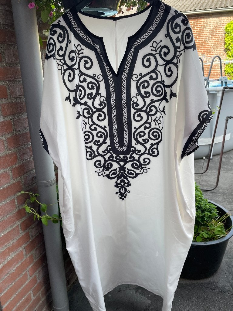 Kaftan nieuw grote maat one size, Kleding | Dames, Grote Maten, Ophalen of Verzenden, Nieuw, Wit, Jurk