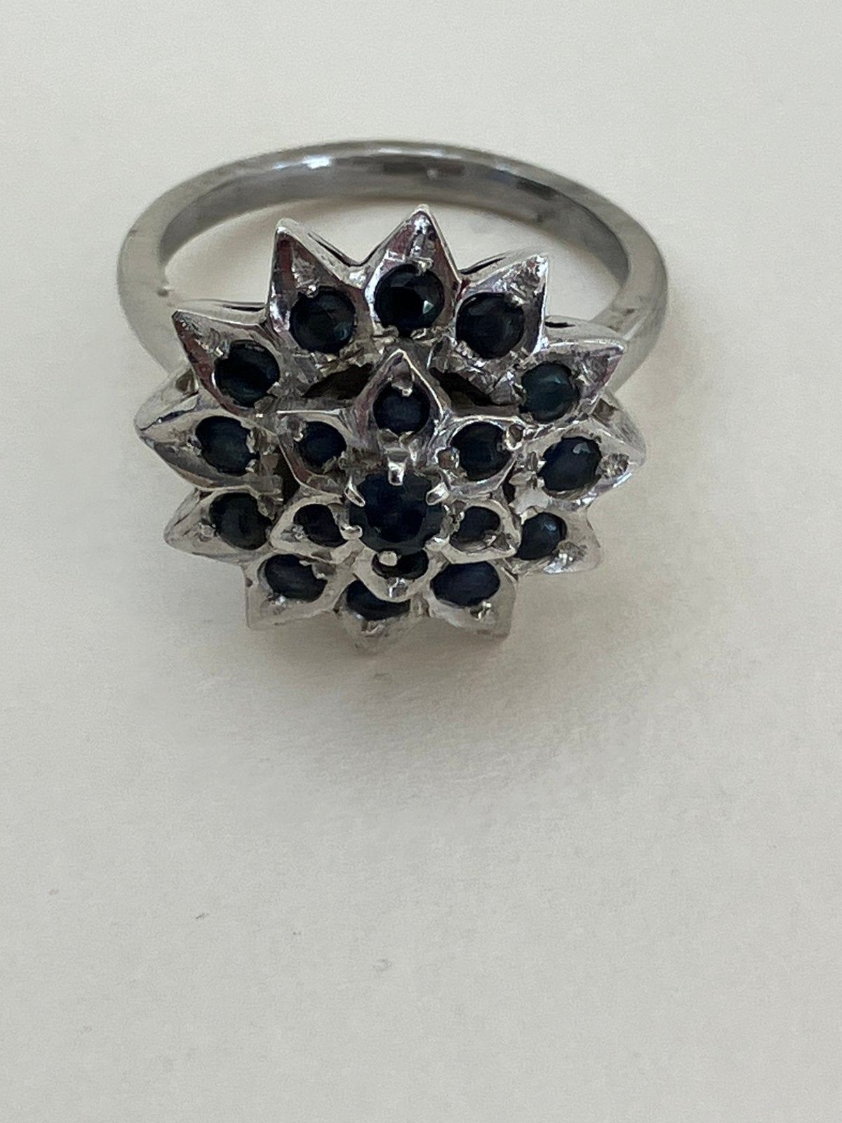 Zilveren ring met saffieren, Sieraden, Tassen en Uiterlijk, Ringen, Ophalen of Verzenden, Zo goed als nieuw, 17 tot 18, Dame