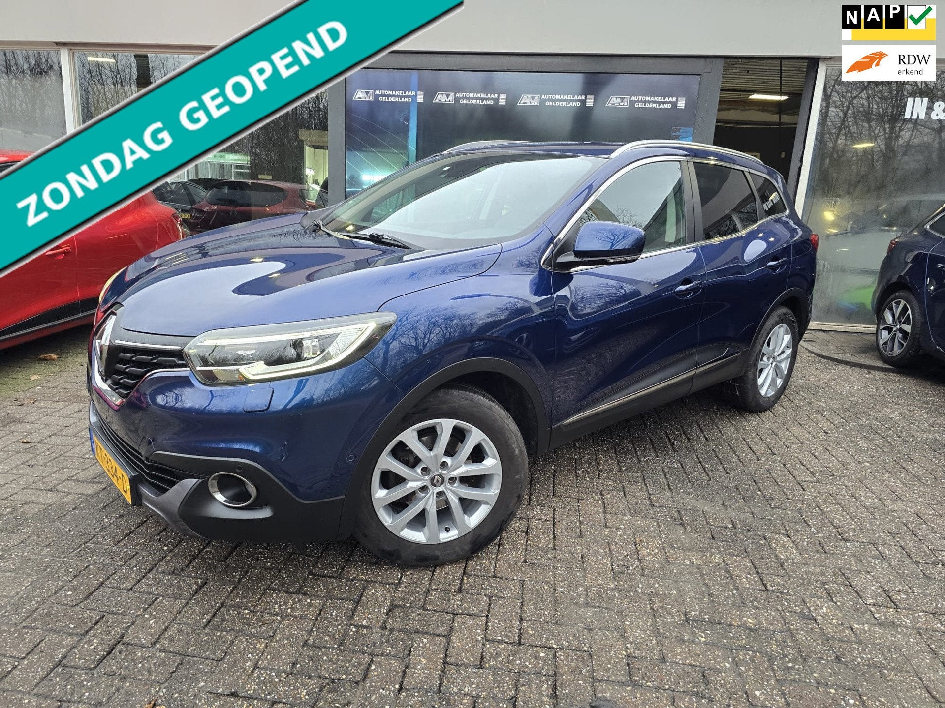 Renault Kadjar 1.2 TCe Intens | AUTOMAAT | 2E EIGENAAR | 3/6, Stof, Gebruikt, 4 cilinders, Blauw