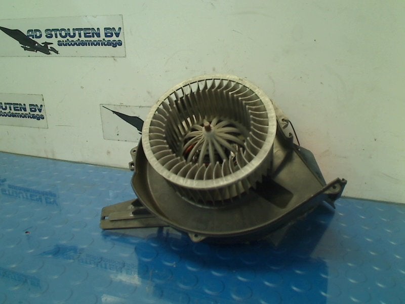 Kachel Ventilatormotor Skoda Fabia II Combi 2011 6Q1819015J, Info@skoda-auto.de, Skoda, Škoda Auto Deutschland GmbH, Gebruikt