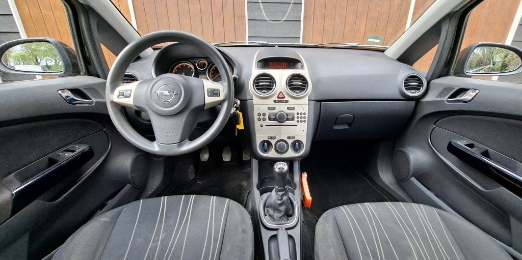 Opel Corsa 1.4-16V Enjoy | Airco | 5 deurs | Trekhaak | NAP, Voorwielaandrijving, 4 cilinders, Origineel Nederlands, Bedrijf