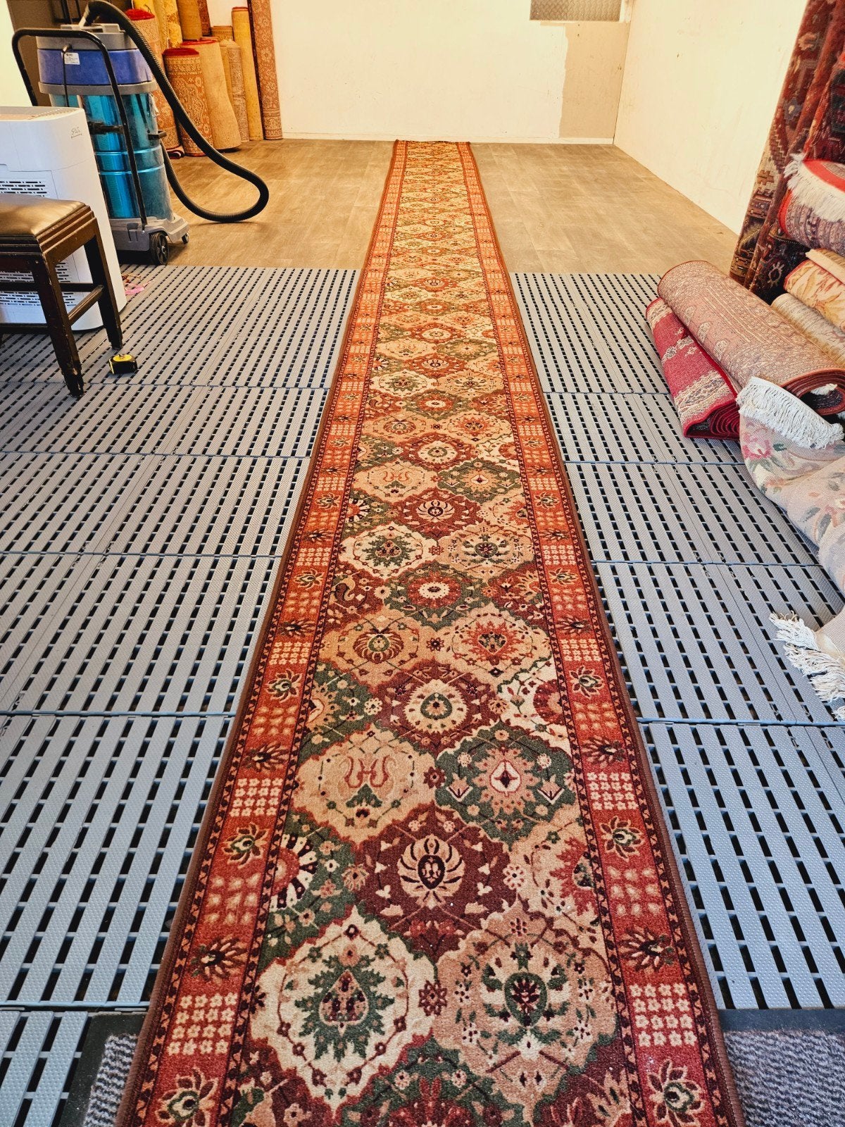 Perzische Loper. Prachtige kleuren en patronen! Weg = Weg!, 100 tot 150 cm, Perzisch, Zo goed als nieuw, Rechthoekig