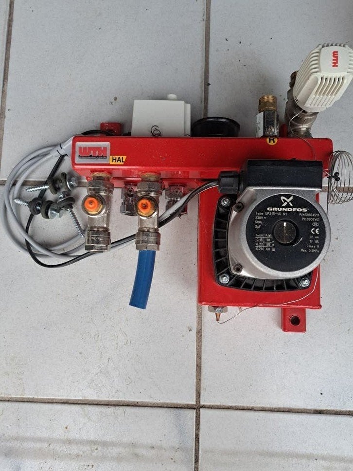 WTH 2-Goeps vloerverwarming verdeler., Ophalen, Gebruikt, Minder dan 30 cm, Overige typen