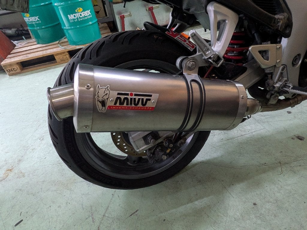 Suzuki SV650 - Motorblok vastgelopen, veel aanpassingen, Motoren, 2 cilinders, Sportuitlaat, Motorrijbewijs A, Gebruikt
