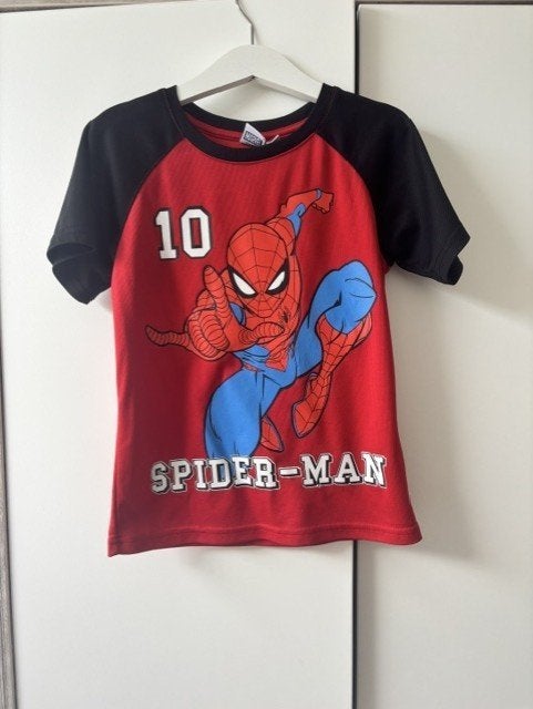 Spiderman T-shirt maat 122 (advr 150), Ophalen of Verzenden, Zo goed als nieuw, Jongen, Shirt of Longsleeve
