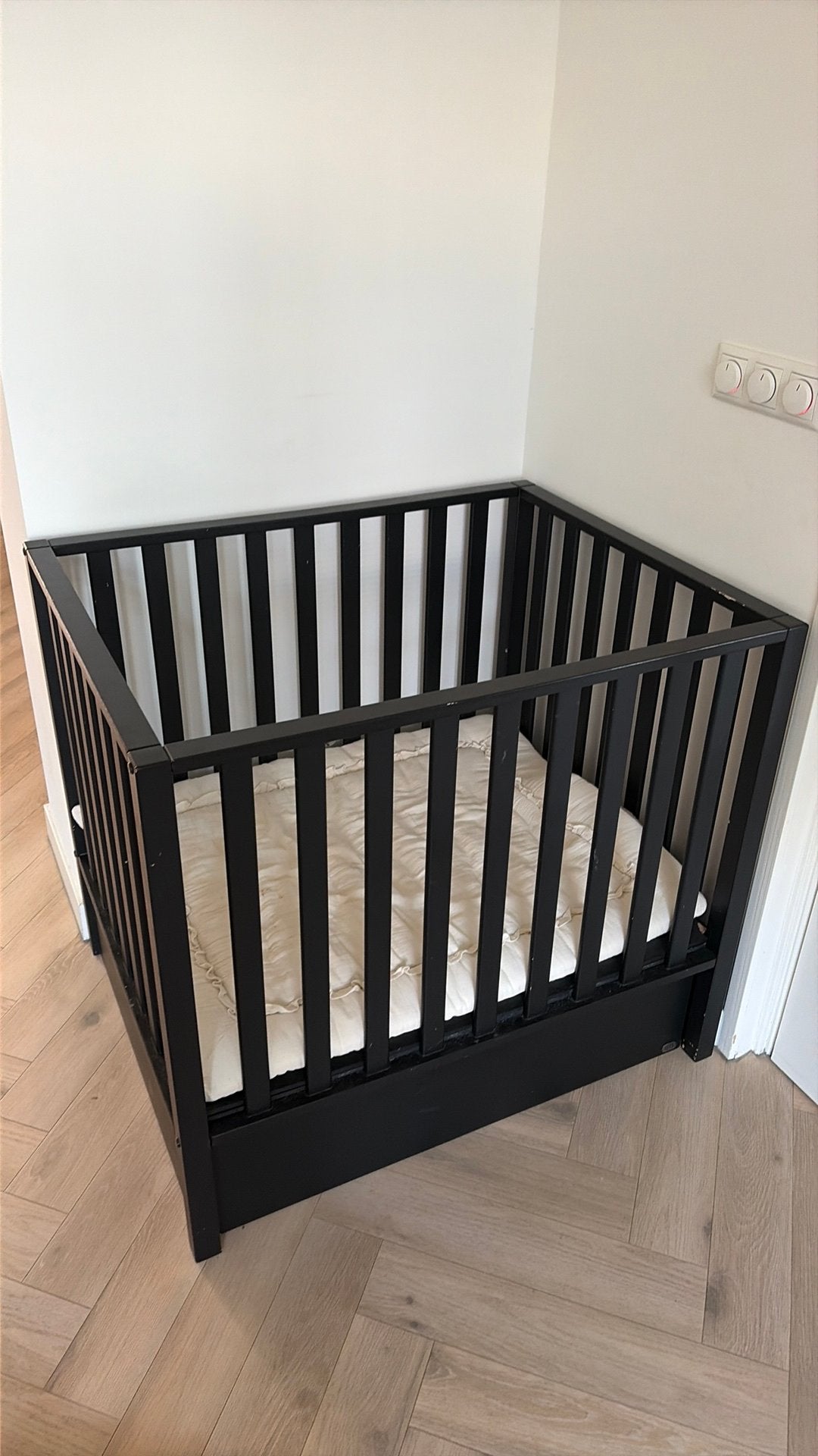 Box Bas TWF met lade, Kinderen en Baby's, Boxen, Ophalen, Zo goed als nieuw, Vierkant, In hoogte verstelbaar