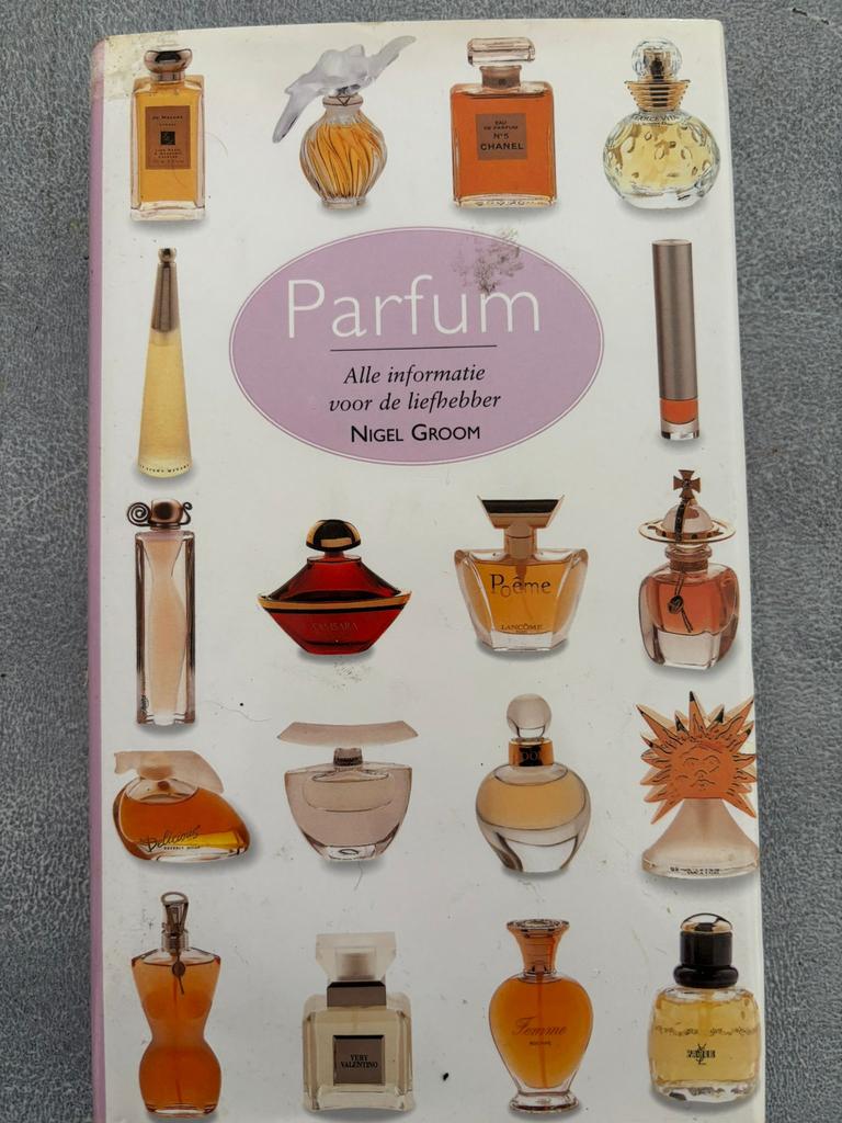 Parfum alle informatie voor de liefhebber, Ophalen of Verzenden, Zo goed als nieuw