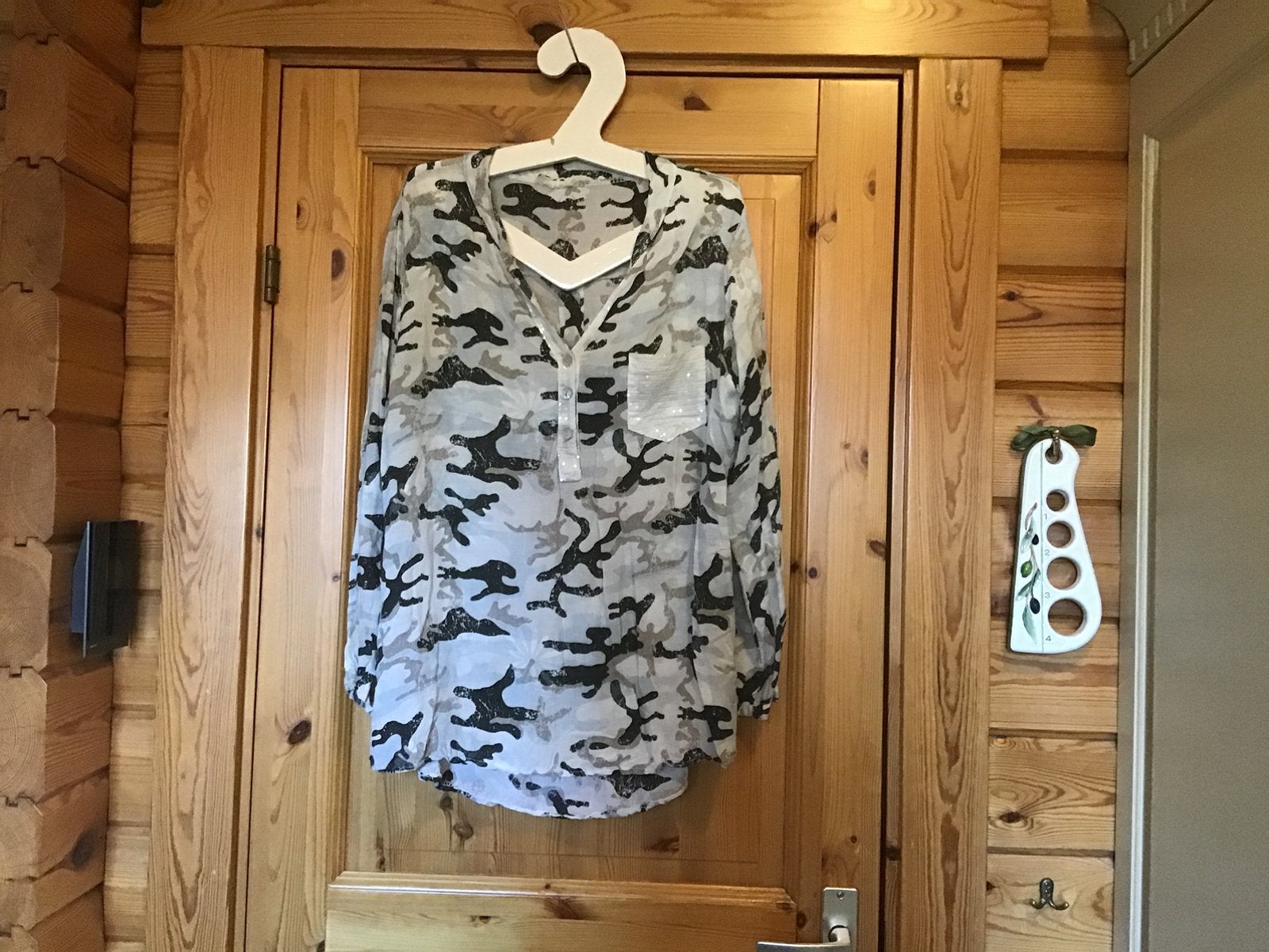 Blouse 44 met palletjes lange mouw oto 57, Ophalen of Verzenden, Zo goed als nieuw, Maat 42/44 (L), Groen