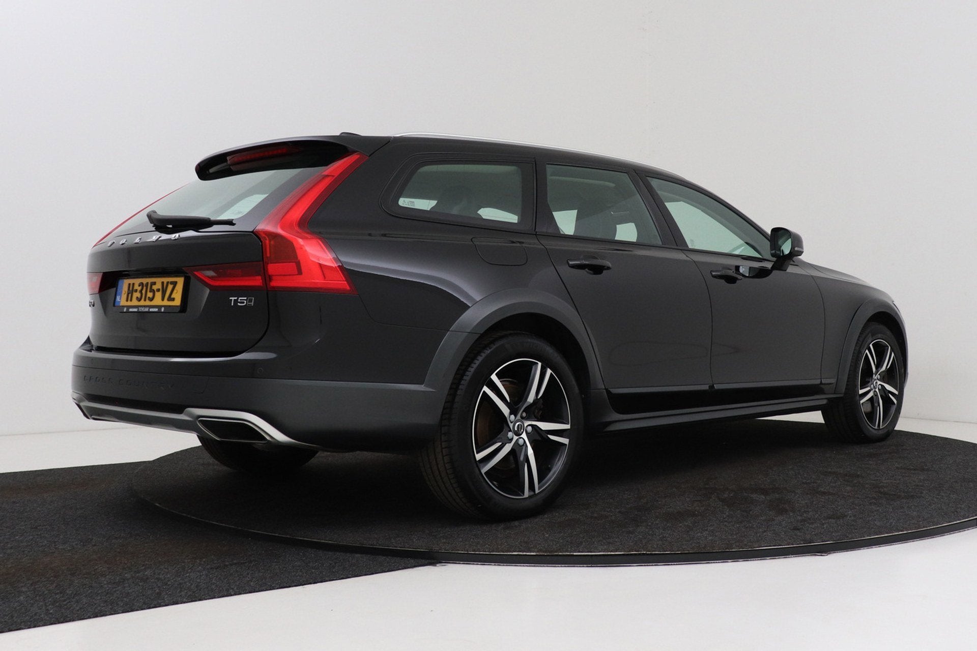 Volvo V90 Cross Country 2.0 T5 Pro | Uitklap Trekhaak | Deal, Auto's, Automaat, Adaptive Cruise Control, 4 cilinders, 1969 cc