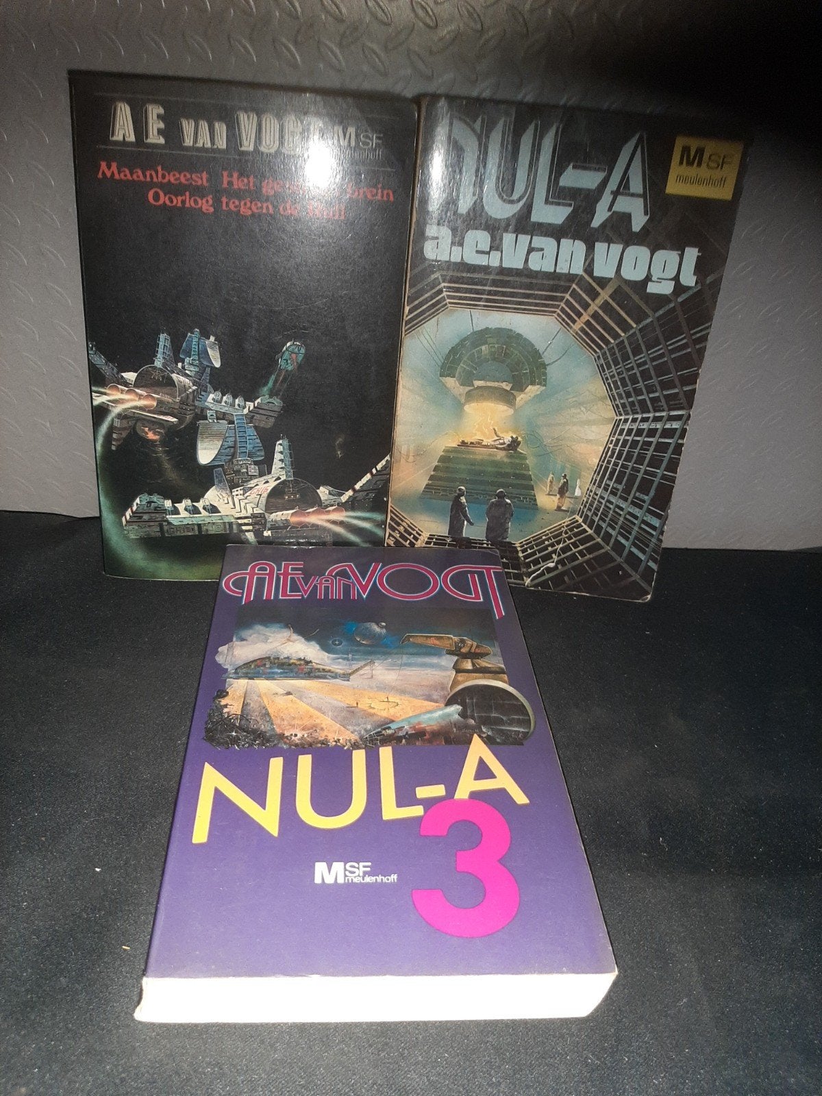 A.E. van Vogt Sciencefiction Boeken (3 stuks), Ophalen of Verzenden, Gelezen