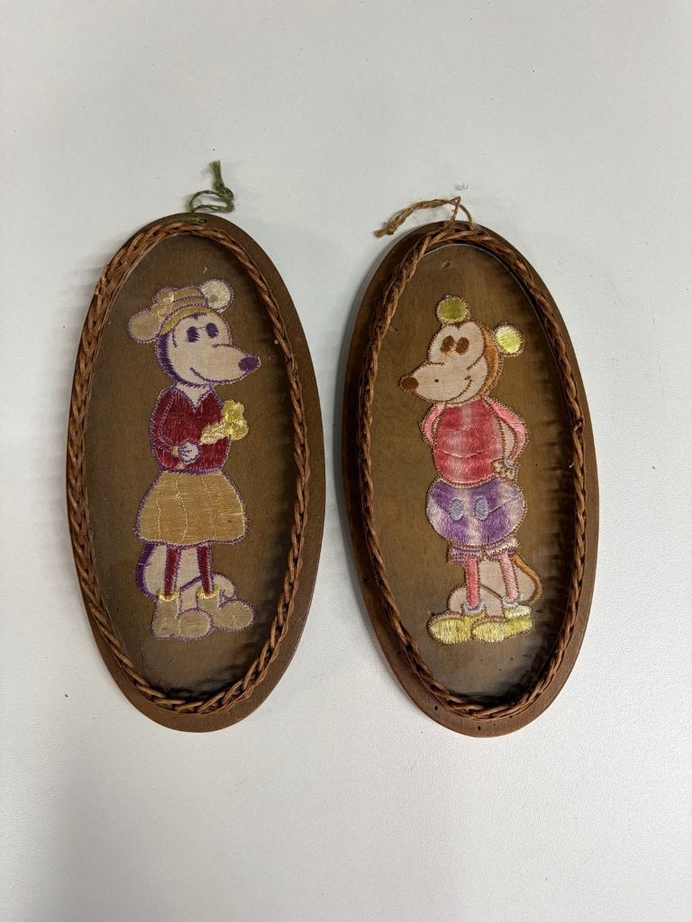 Vintage Mickey & Minnie Mouse houten wanddecoratie, Verzamelen, Ophalen of Verzenden, Mickey Mouse, Gebruikt, Beeldje of Figuurtje