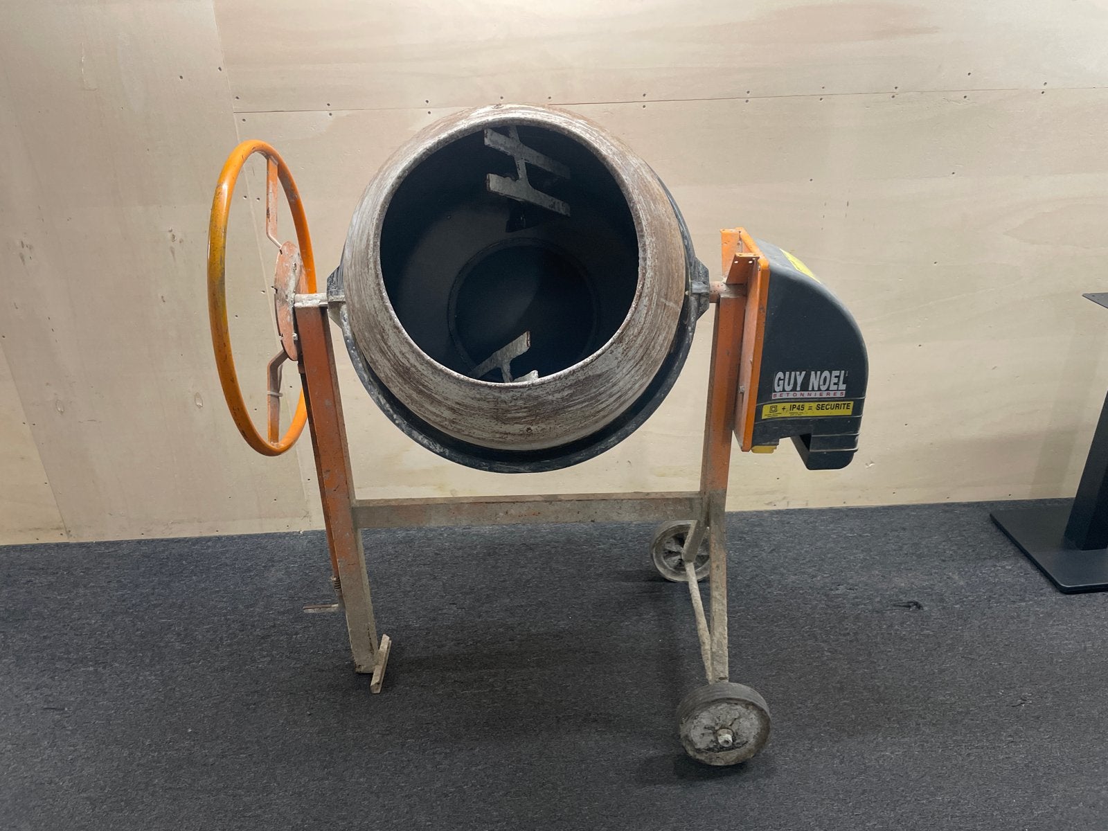 Guy Noel Betonmolen B-150 - 110 liter, 700W, Ophalen, Gebruikt