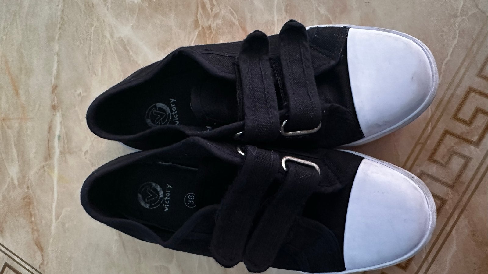 Zwarte Victory sneakers maat 38, Kleding | Dames, Ophalen of Verzenden, Gedragen, Zwart, Sneakers of Gympen