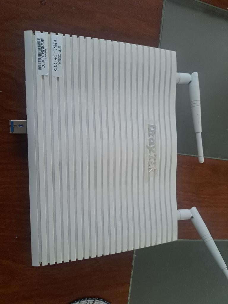 Draytek Router - Betrouwbare Draadloze Prestaties, Ophalen of Verzenden, Gebruikt, Router, Draytek