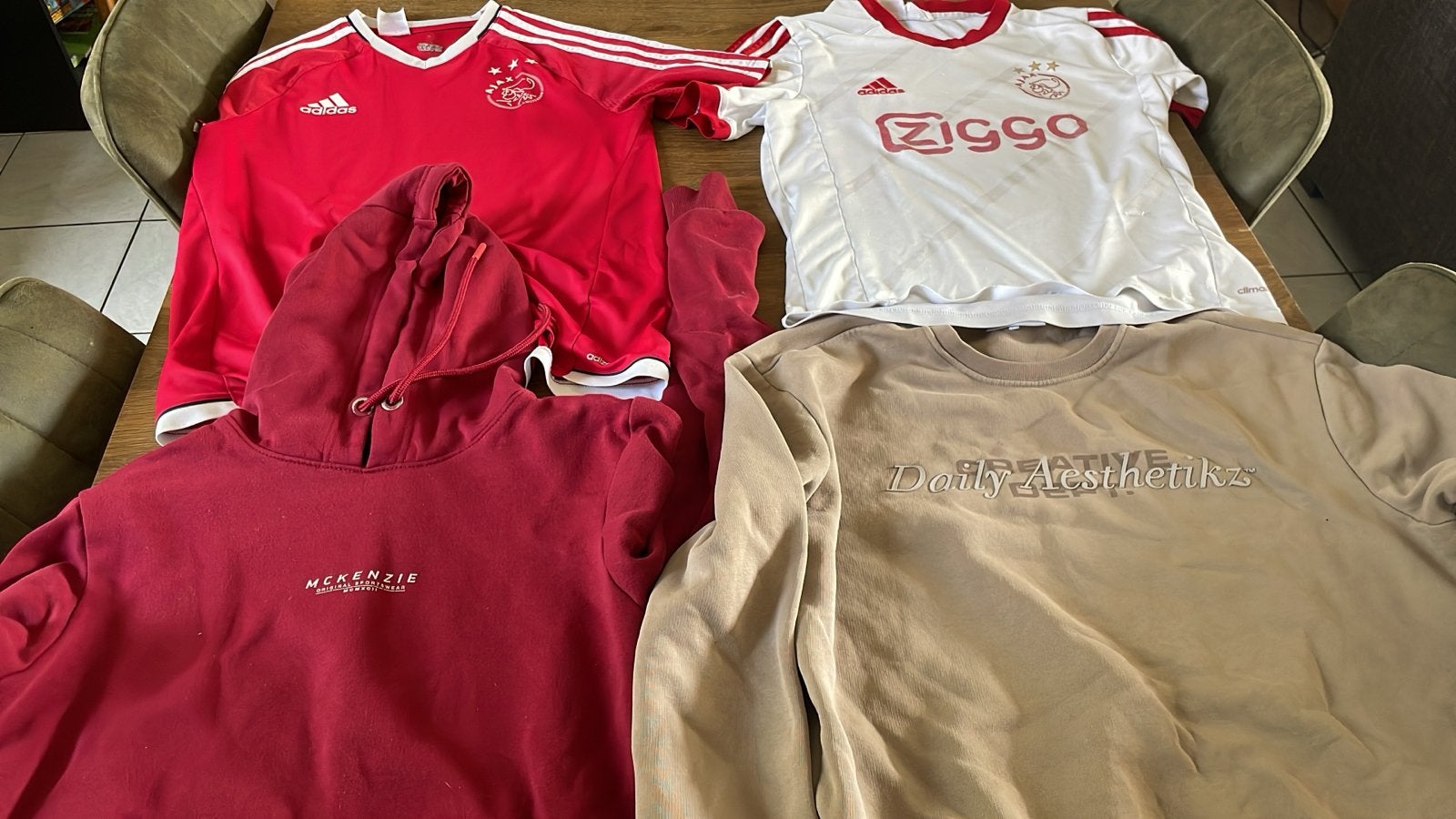 Kledingpakket: Ajax shirts, McKenzie hoodie, Daily Aesthetik, Ophalen, Gedragen, Overige maten, Rood