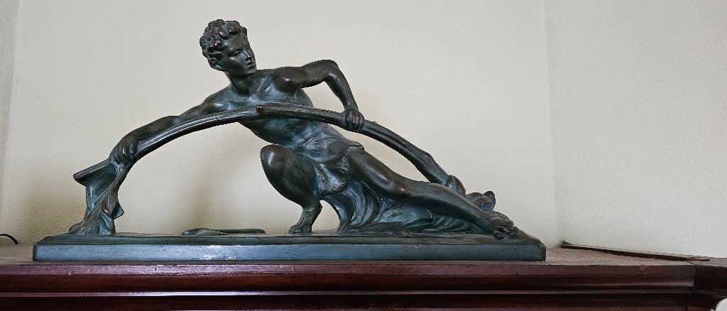 Antiek beeld Jonge man buig boom, Ophalen, Gips, Art nouveau, Beeld