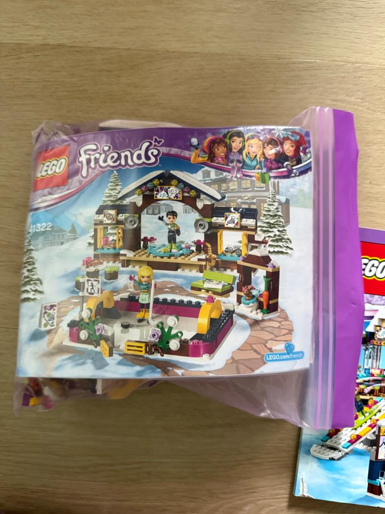LEGO Friends Snow Resort Chalet (41322), Lego, Friends, Ophalen of Verzenden, Zo goed als nieuw