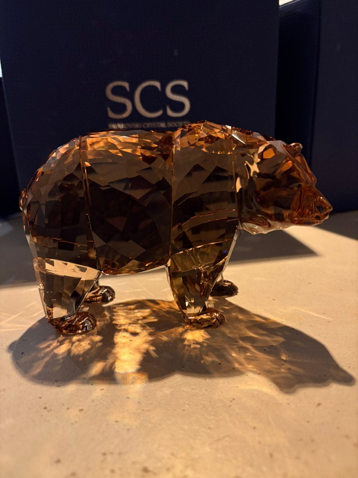 Swarovski jaarstuk Arcadia moeder beer, Verzamelen, Ophalen of Verzenden, Zo goed als nieuw, Figuurtje