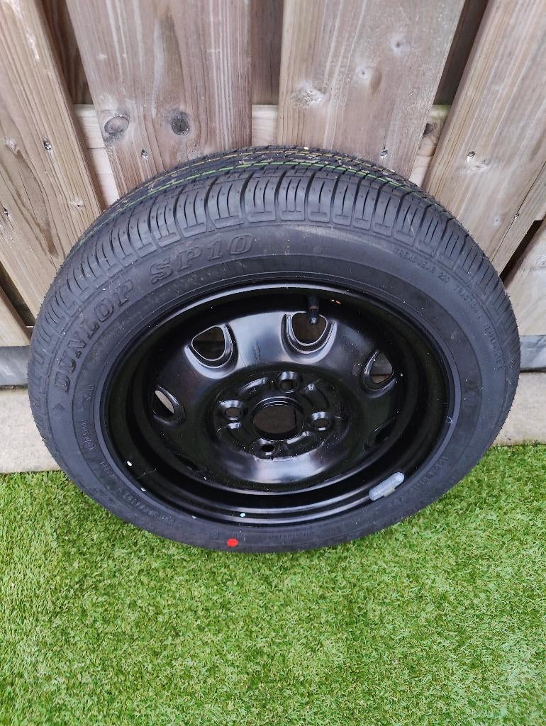 Nieuw Dunlop Band op zwarte velg 155/65R13 73S, Auto-onderdelen, Banden en Velgen, Ophalen, 155 mm, 13 inch, Banden en Velgen