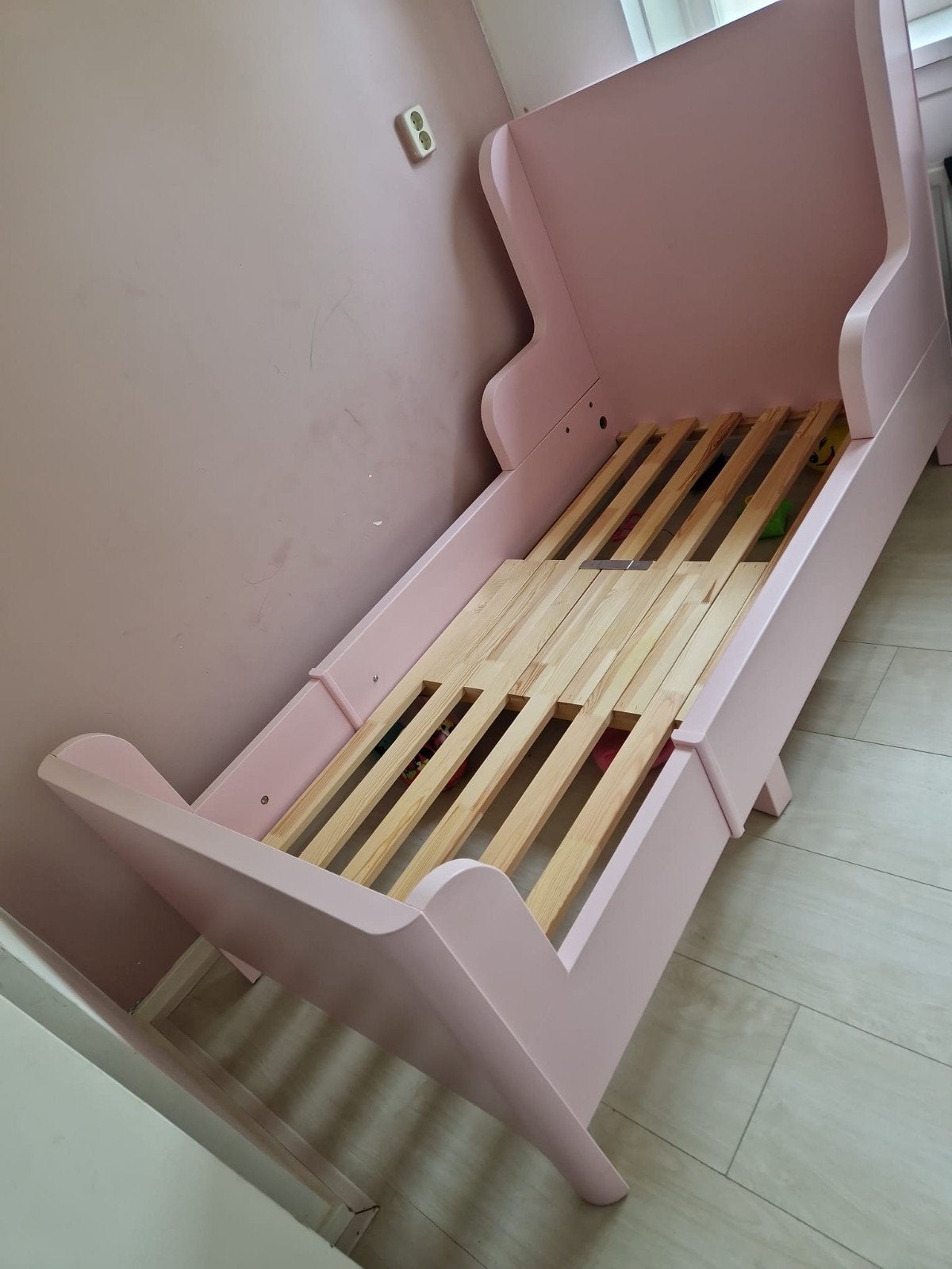 Meegroiebed  Roze kinderbed met lattenbodem te koop, Ophalen, Gebruikt, Overige maten, Kinderbed