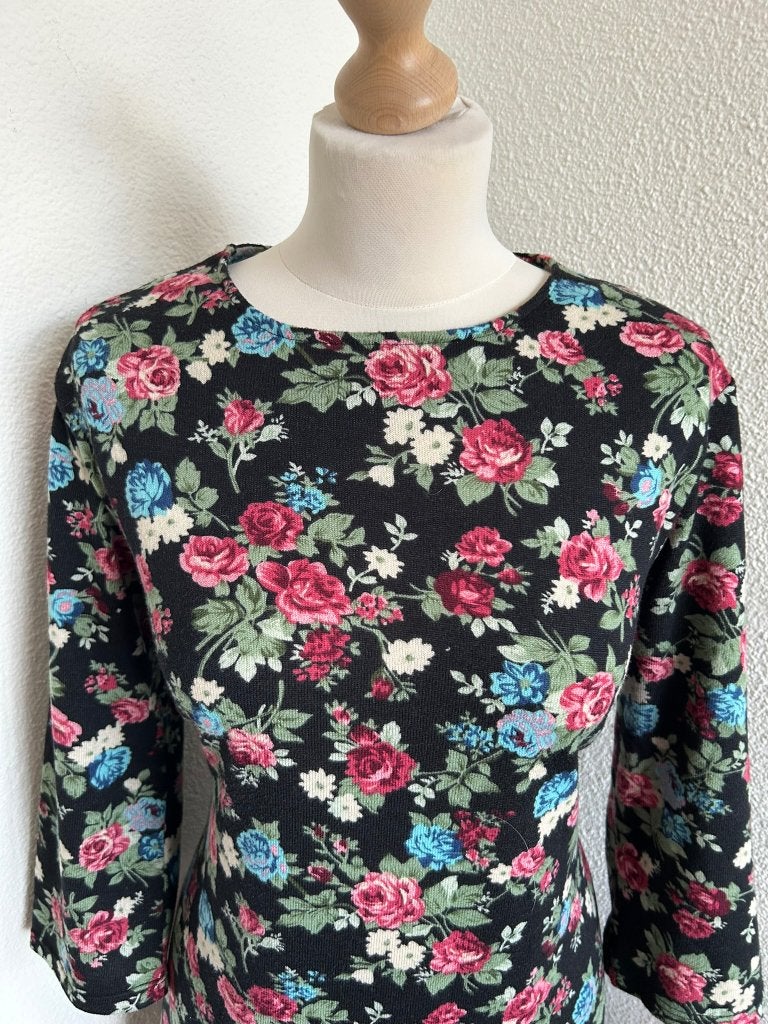 Tantilly maat M bloemen trui jurk 2374, Kleding | Dames, Maat 38/40 (M), Tantilly, Zwart, Tantilly