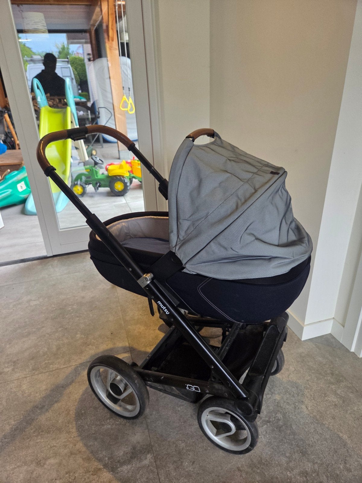 Mutsy Igo Combiwagen met Maxi-Cosi autostoeltje en reiswieg, Ophalen