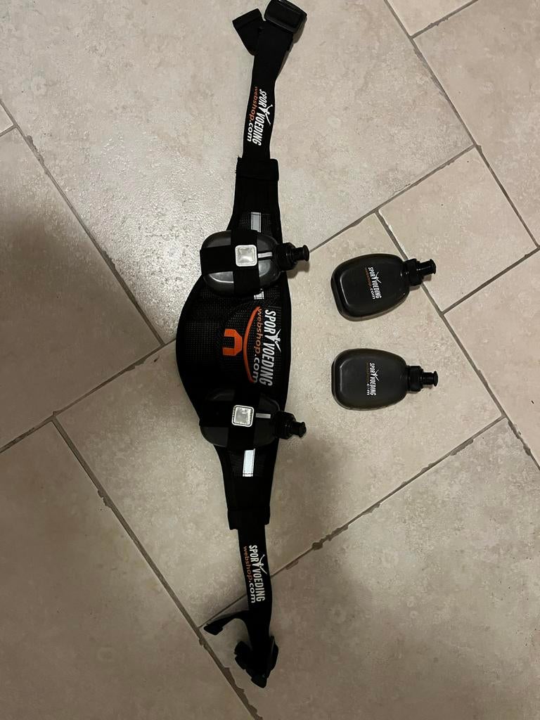 Hardloop drinkgordel met 4 flesjes (2 ongebruikt), Overige merken, Gebruikt, Overige typen, Ophalen of Verzenden