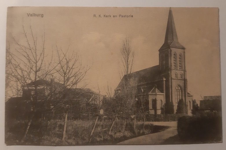 AK - Valburg - R.K. Kerk en Pastorie (1918), Verzenden, Voor 1920, Gelopen, Gelderland