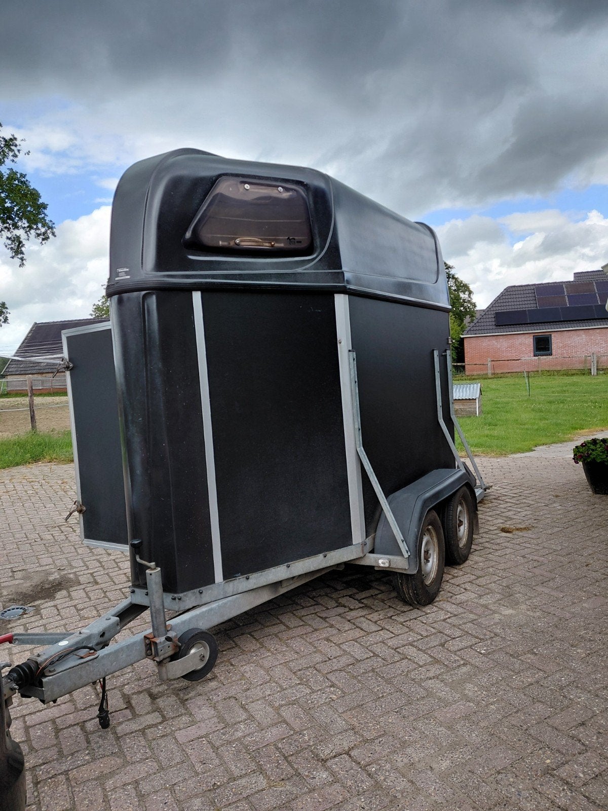 1,5 paards trailer Hotra, Dieren en Toebehoren, Ophalen, Gebruikt, Hout, 1½-paards trailer