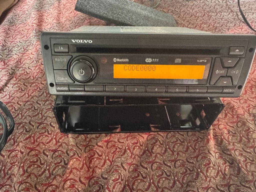 Originele Volvo Autoradio,MP3 BL,FM1..MET CODE-ZGAN, Ophalen of Verzenden, Zo goed als nieuw