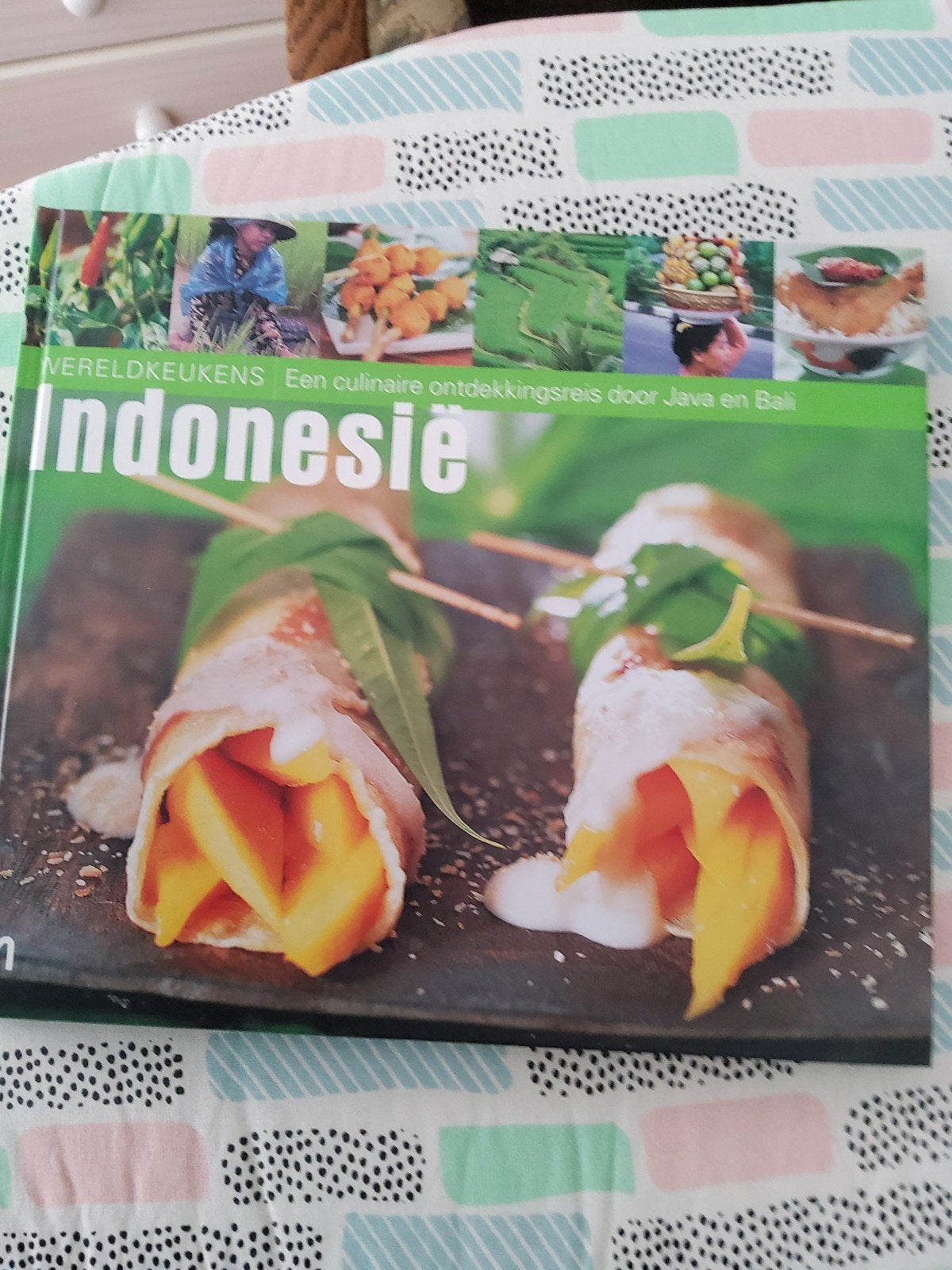 Wereldkeukens Indonesië: Java en Bali kookboek, Boeken, Ophalen of Verzenden, Azië en Oosters, Overige typen