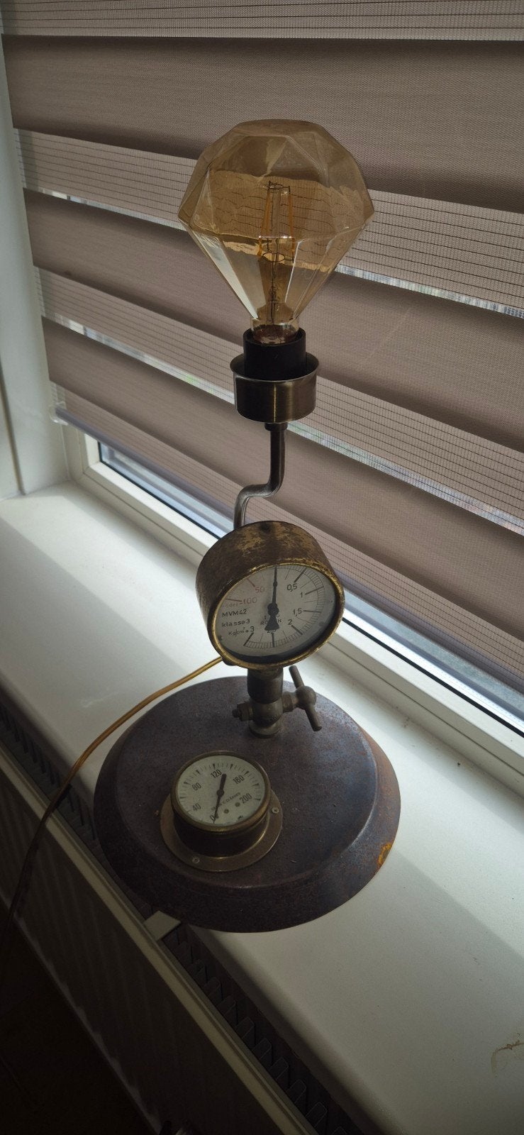 Zelf gemaakte lamp met oude meters en kraan, Ophalen of Verzenden