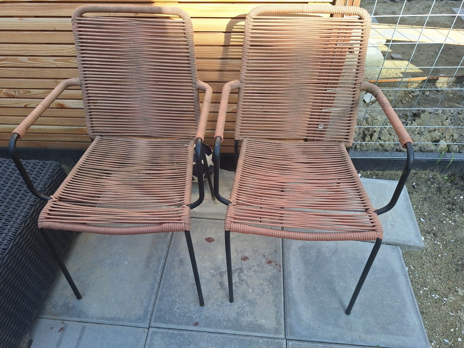 2 tuinstoelen Kwantum terra kleur, Ophalen, Gebruikt, Kunststof, Stapelbaar