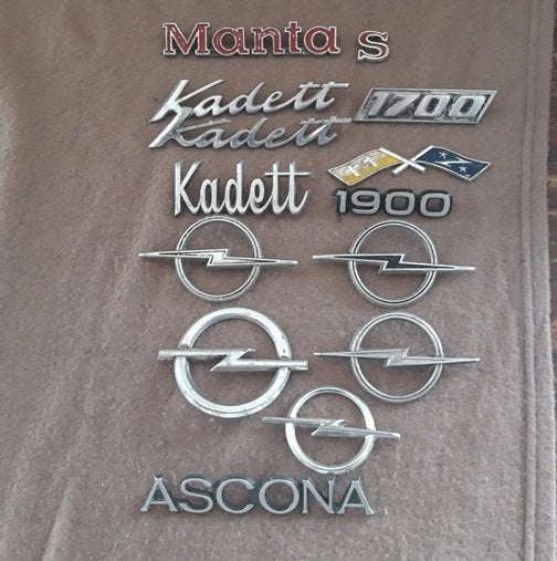 Opel Manta Ascona Kadett emblemen diverse oud PARTIJ PRIJS, Ophalen of Verzenden, Gebruikt, Opel, Achterklep