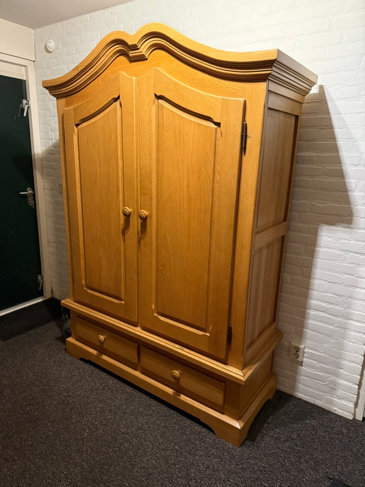 Gratis af te halen meidenkast, Ophalen