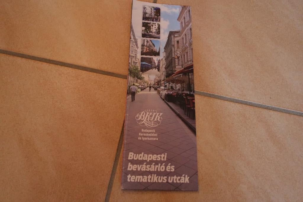 stadsplattegrond van Budapest, Boeken, Atlassen en Landkaarten, Gelezen, Verzenden, 2000 tot heden, Europa Overig