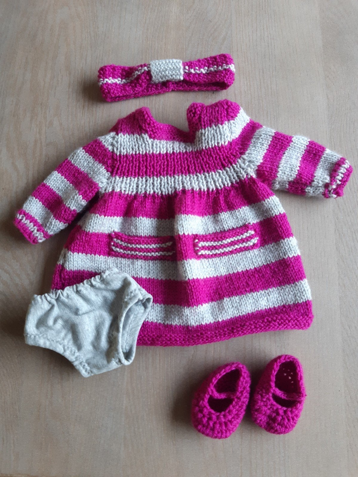 Jurkje met onderbroekje, slofjes, haarband Babyborn 43 cm, Ophalen of Verzenden, Nieuw, Babypop