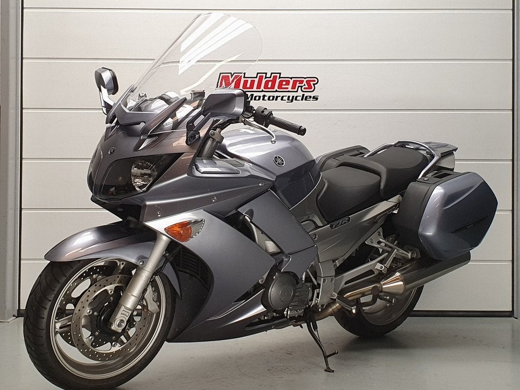 Yamaha FJR 1300 YAMAHA FJR 1300 (bj 2010), Klantenservice@yamaha-motor.nl, Toermotor, Koolhovenlaan 101
1119 NC  Schiphol-Rijk, NL