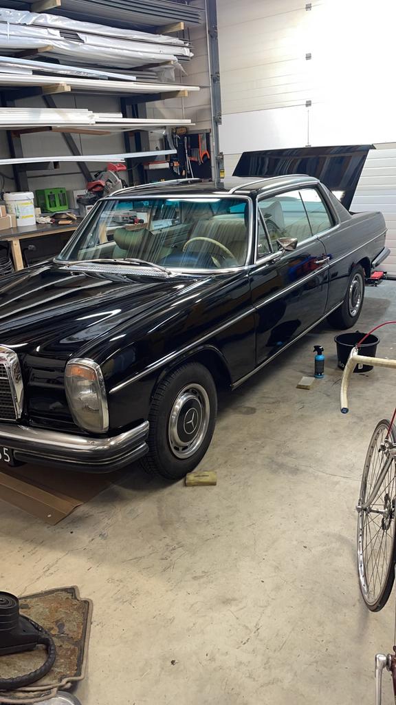 Mercedes-Benz Mercedes 1971 Zwart, Auto's, Mercedes-Benz, Automaat, Beige, Zwart, Leder