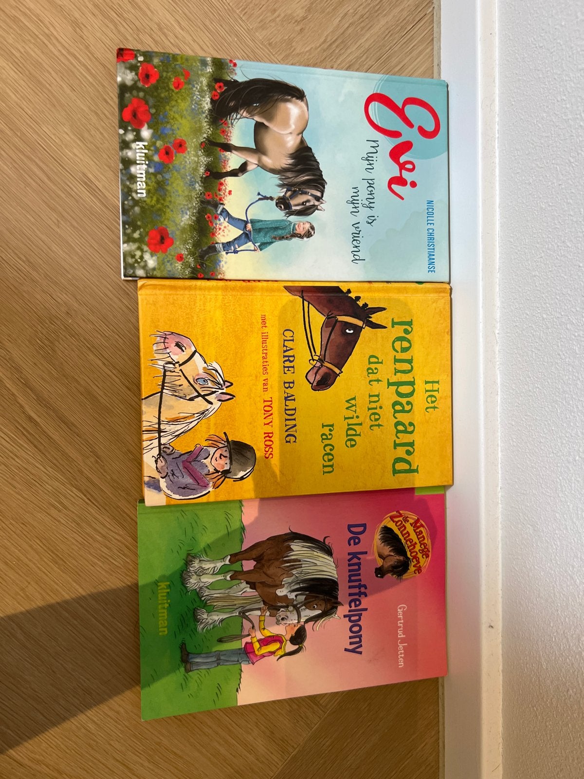 3 paardenboeken: Evi, Het renpaard, De knuffelpony, Boeken, Kinderboeken | Jeugd | onder 10 jaar, Gelezen, Fictie algemeen, Ophalen of Verzenden