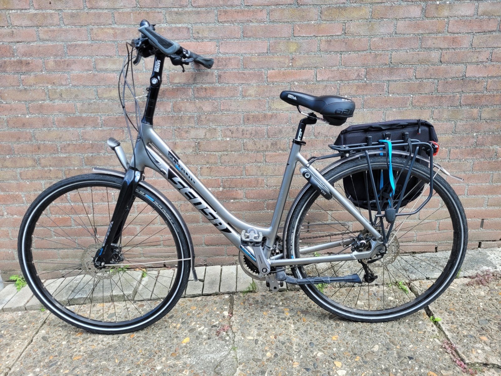 Sensa Hybride Damesfiets - Zo goed als nieuw, incl. fietstas, 28 inch, 53 tot 56 cm, Zo goed als nieuw, Meer dan 20 versnellingen
