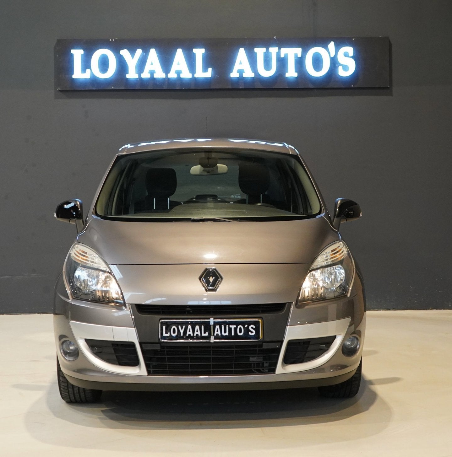 Renault Scénic 2.0 Bose | AUT | ACHTERUITRIJC. | TREKHAAK |, Euro 5, Gebruikt, 4 cilinders, Verwarmde buitenspiegels