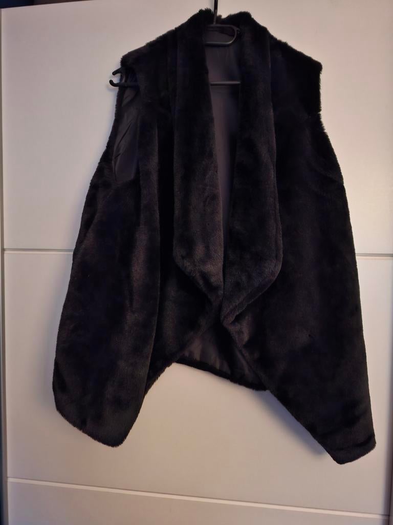 Nieuwe faux fur/immitatie bont bodywarmer 1 maat t/m 42, Kleding | Dames, Bodywarmers, Ophalen of Verzenden, Nieuw, Maat 42/44 (L)