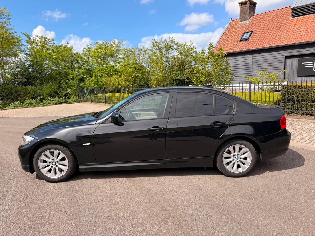 BMW 3-serie 320d High Executive Automaat leer Navi Xenon Sch, Automaat, Achterwielaandrijving, Beige, 4 cilinders