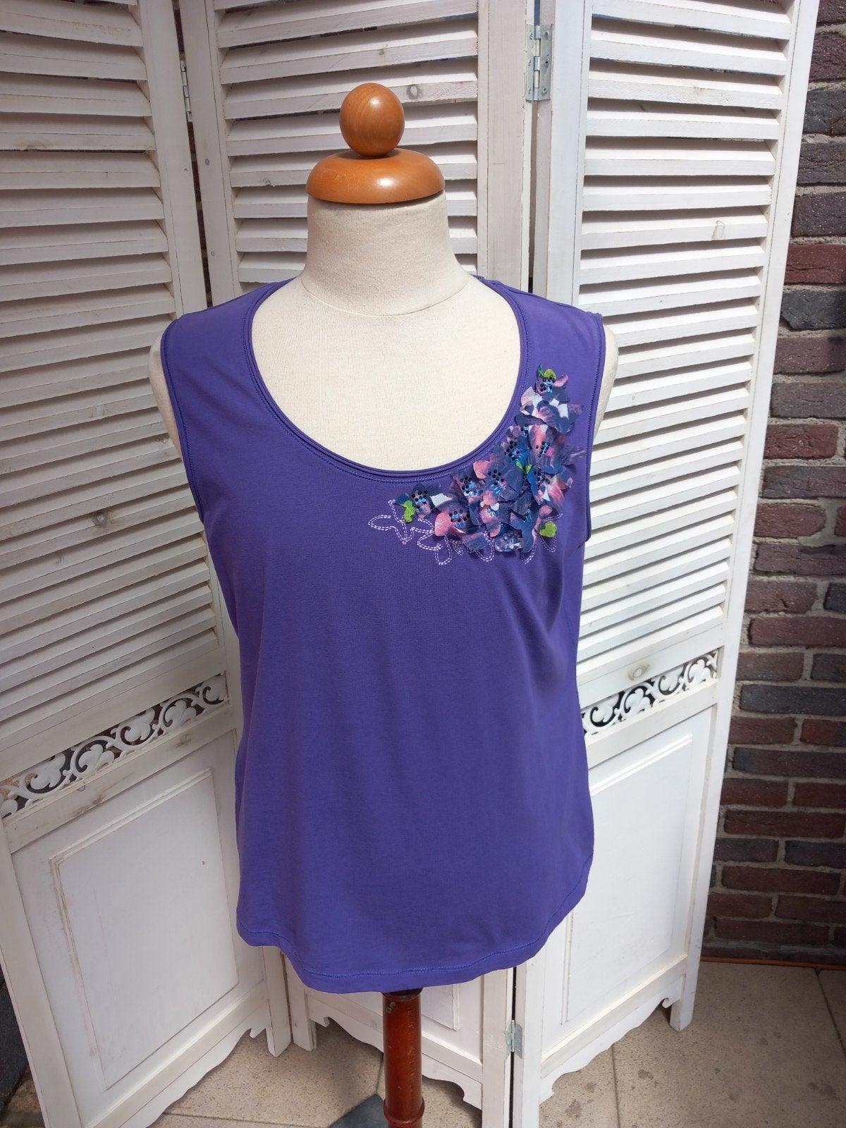 Mooi paars Taifun topje maat 44 met bloemendetail, Kleding | Dames, Paars, Maat 42/44 (L), Ophalen of Verzenden, Zo goed als nieuw