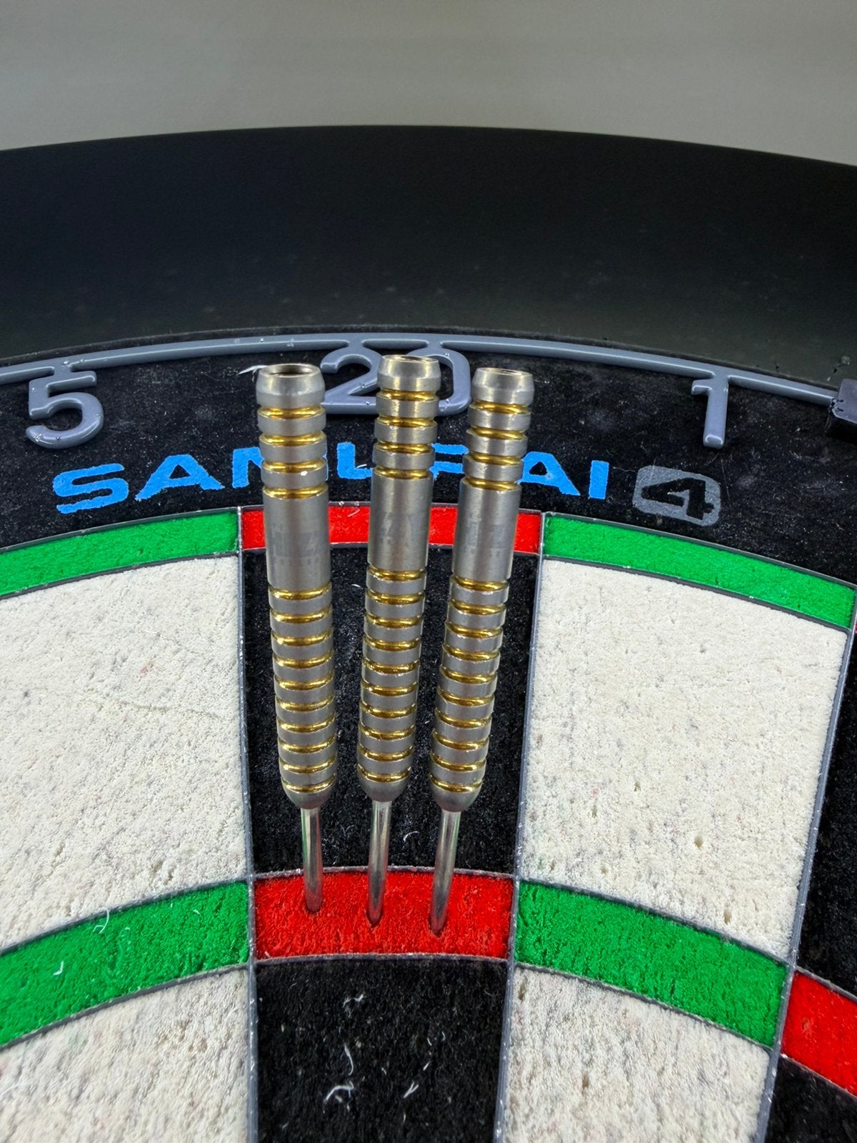Target Dave Chisnall 24g darts, Verzenden, Zo goed als nieuw, Pijlen