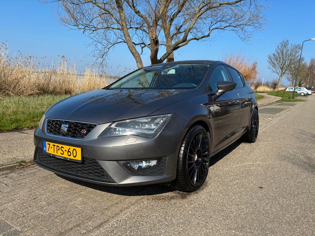 Seat Leon 1.8 TSI 132KW/180PK Dsg-7 2014, 1227 kg, Zwart, 4 cilinders, Leder en Stof