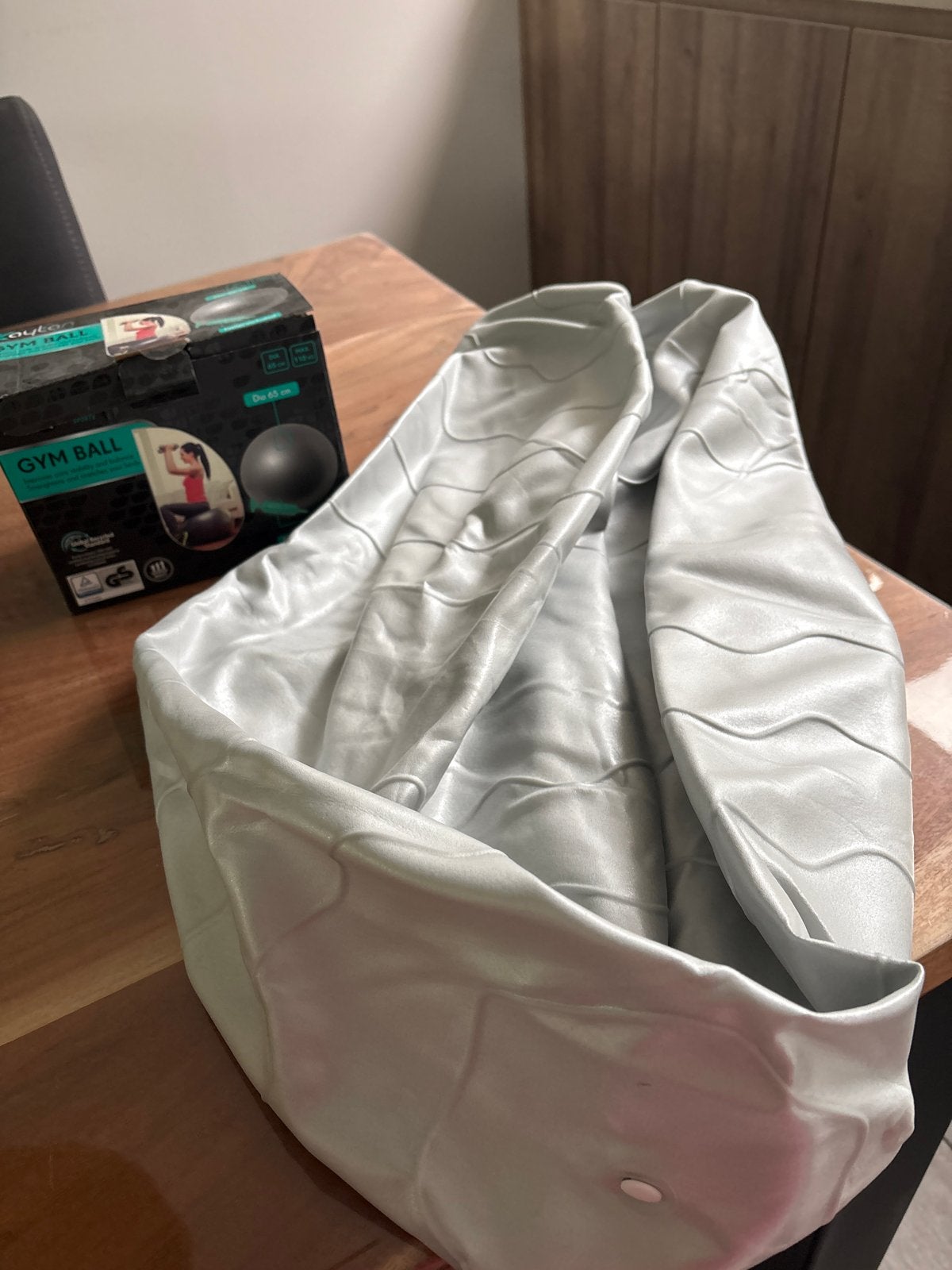 Fitnessbal / Gymbal 65 cm met pomp, Ophalen of Verzenden, Nieuw, Buik, Fitnessbal