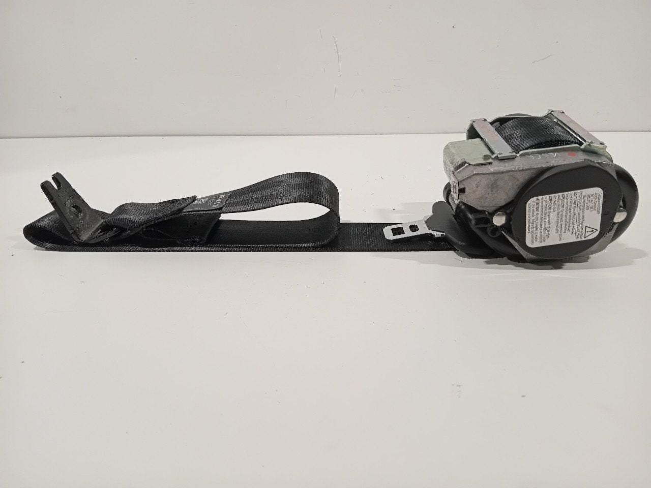 Veiligheidsgordel links achter Volvo V40, Onderdelen@venauto.nl, Van der Ven Autorecycling B.V., Gebruikt, Ettenseweg 76, 4706 PB Roosendaal, The Netherlands